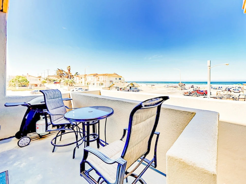 311 Pier Avenue Apartment 2 Bedrooms 1 Bathroom Apts