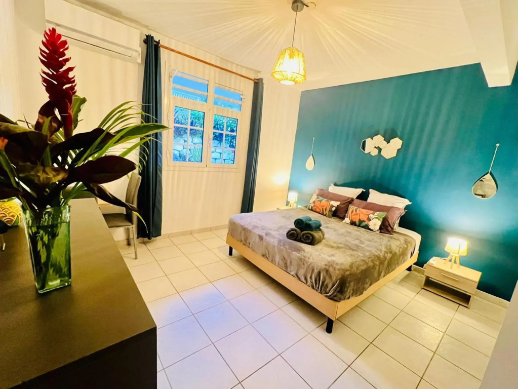 Villa T3 duplex paisible avec piscine et vue mer,rocher du diamant