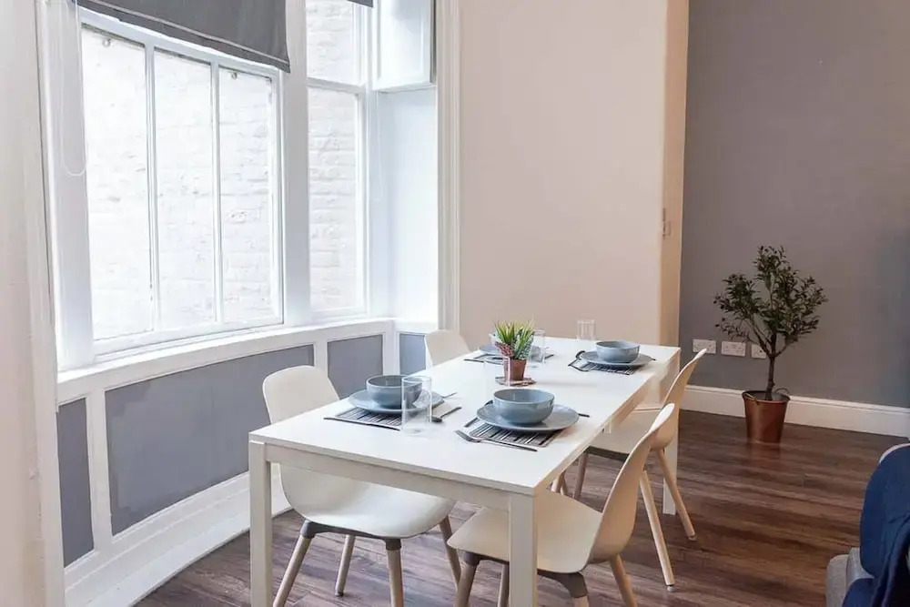 Spacious 2BR -liverpool Central - Walk to Royal Dock, Nightlife & Train Station