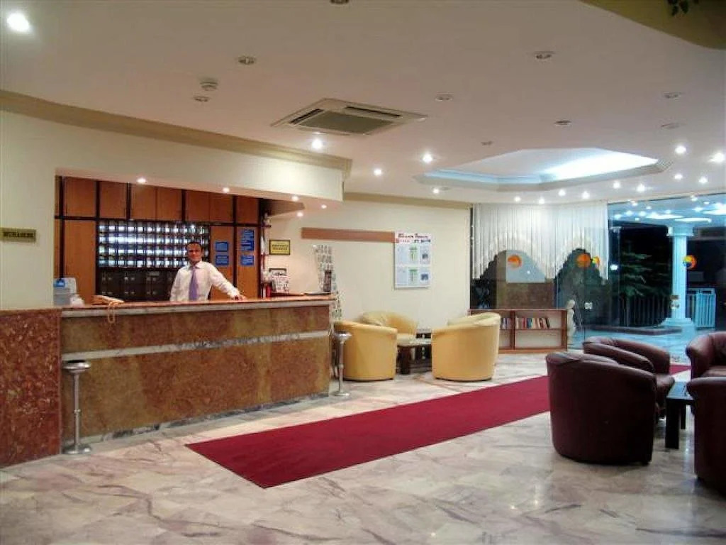 Kleopatra Neray Hotel