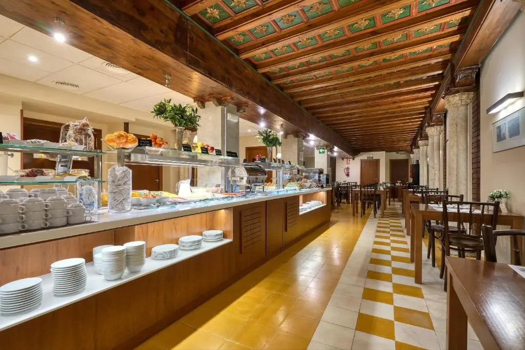Hotel Murillo Reinoso
