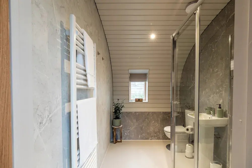 Unique 1 BD Eco-Retreat in Old Chalford