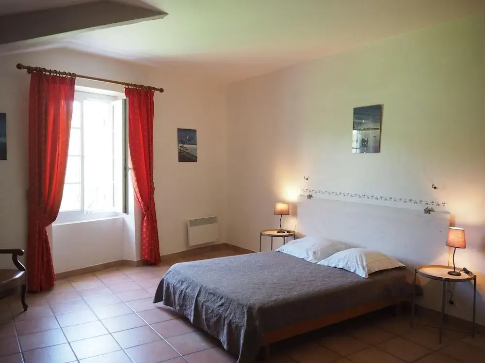 Country House in Lussan Near Pont du Gard