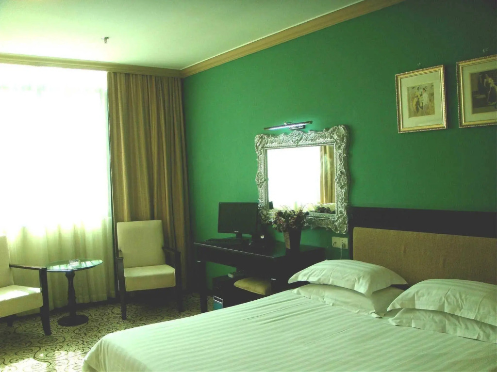 Mao Feng Hotel (Guangzhou Nancun Wanbo Metro Station)