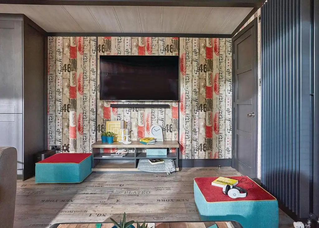 A HOME AWAY HOT TUB RETREAT AT Tattershall lakes country park