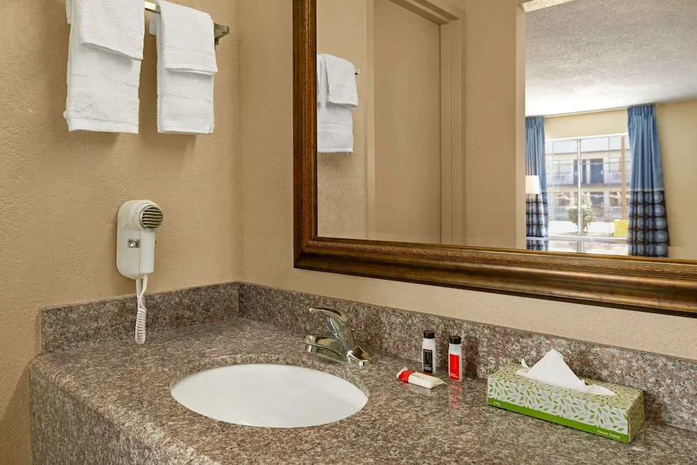 Americas Best Value Inn - Gulfport