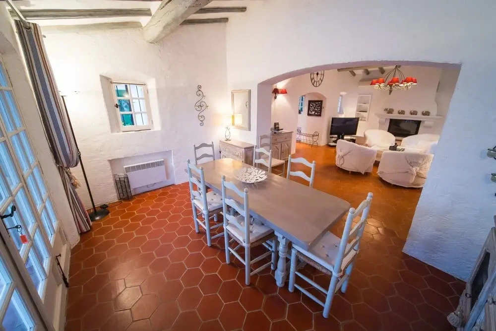Villa with Spa, Pool and View of St Tropezs Gulf