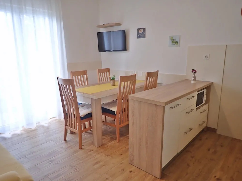 Apartments Sidro-by the sea
