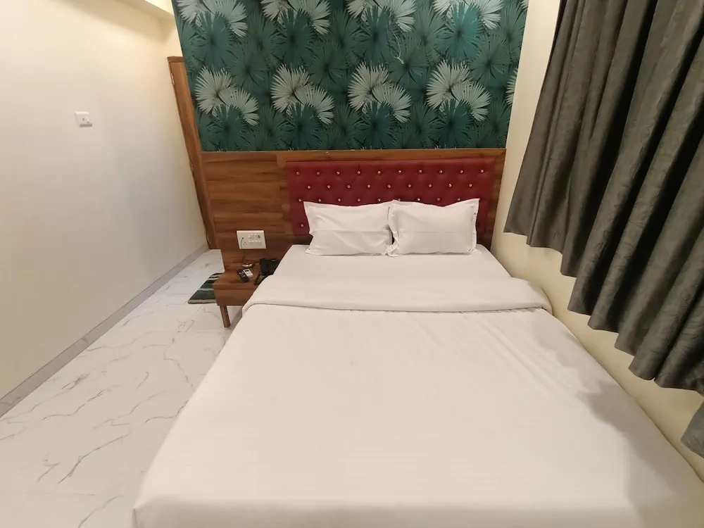 Hotel O King Residency Near Bharat Talkies