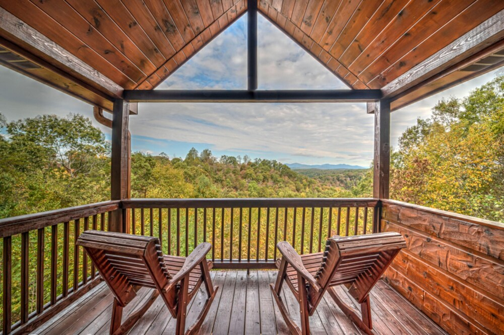Mountain Bear Lodge by Escape to Blue Ridge