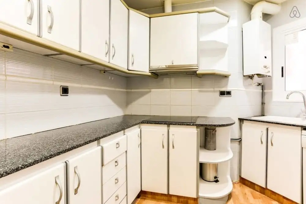 Luminous 2 Bedroom Next to Sagrada Familia