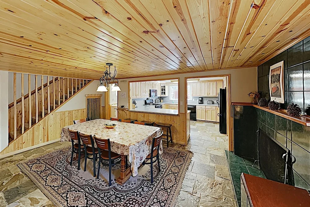 South Lake Tahoe Home by RedAwning