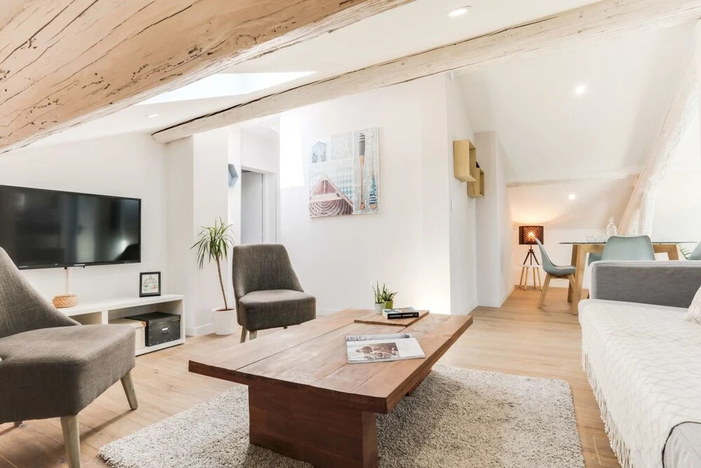 Wonderful 2 Bedrooms, Place de la Comédie