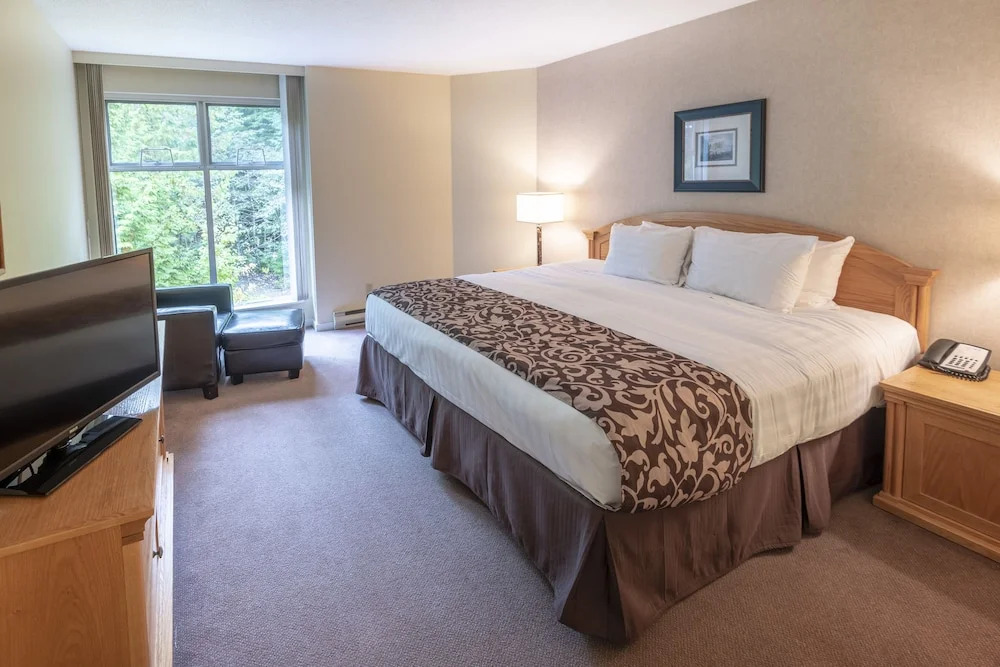 Woodrun Lodge 209 by Outpost Whistler