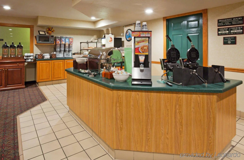 Country Inn & Suites by Radisson, Cottage Grove, MN