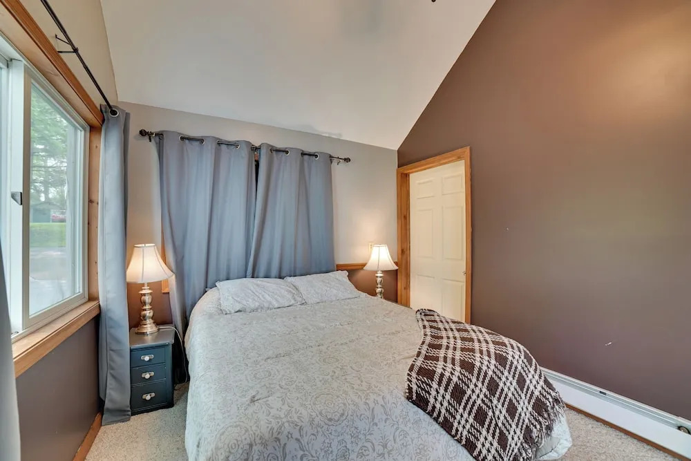 Cayuga Lake Retreat in Seneca Falls w/ Dock!