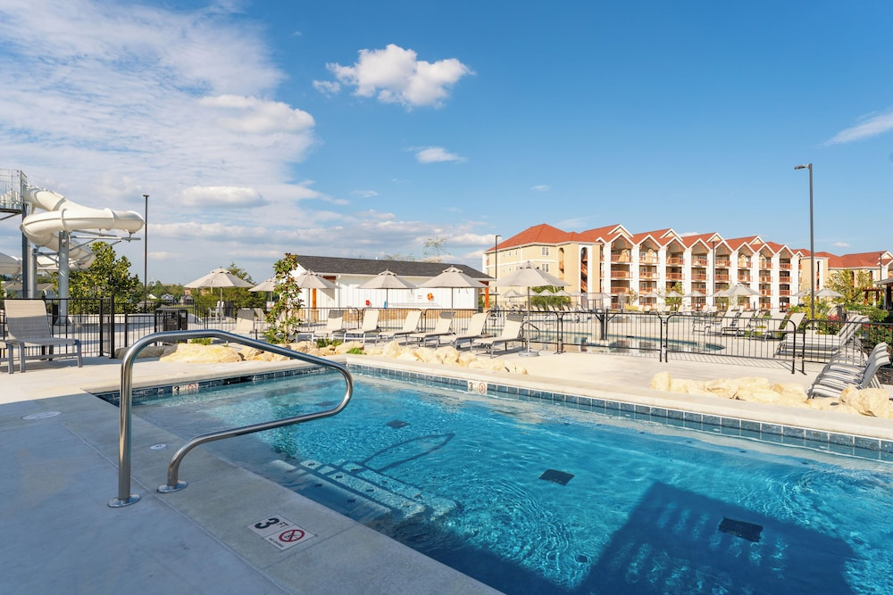 Grand Crowne Resort