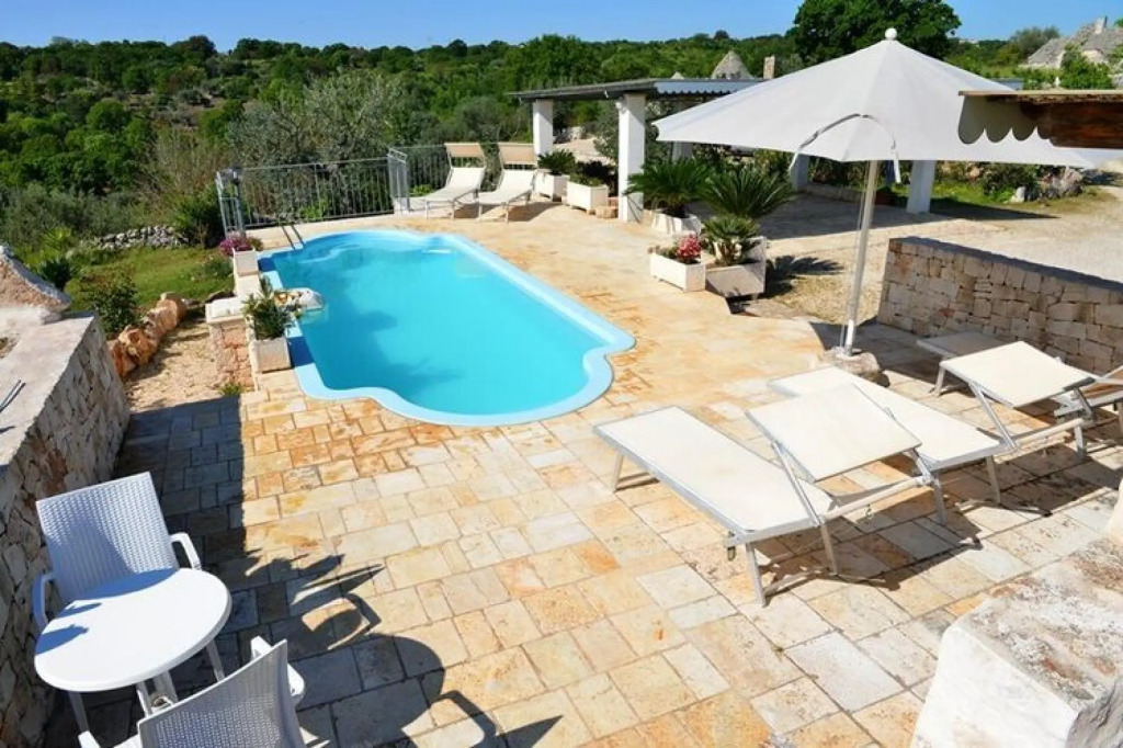 Holiday home with pool in Cisternino