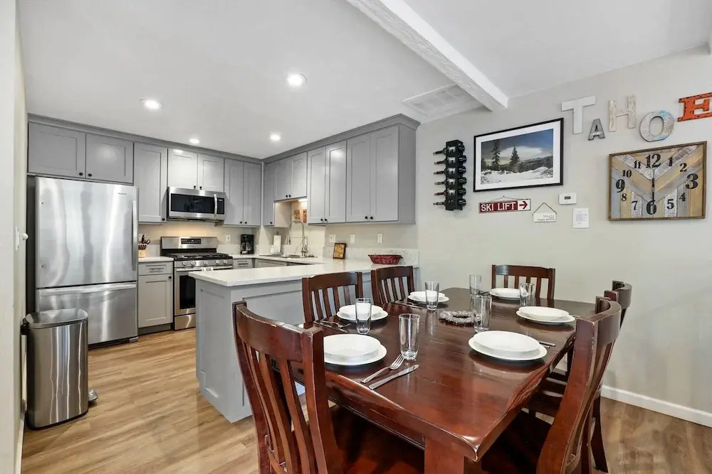 Family Fun Getaway - 3 Story Condo