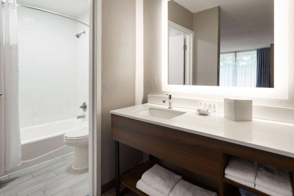 Hawthorn Extended Stay by Wyndham Columbia-Ft Jackson
