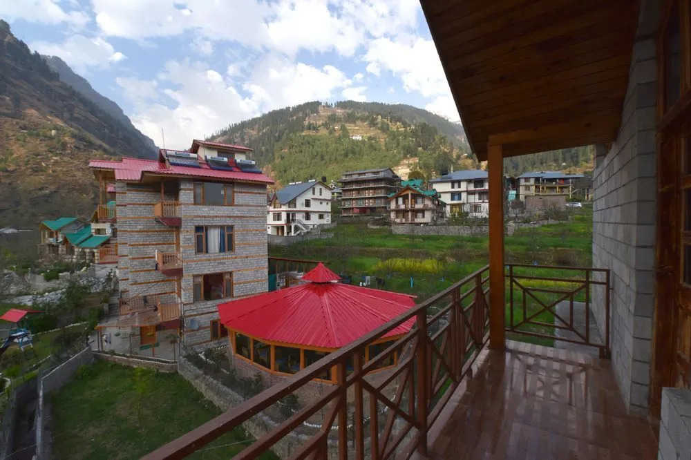 OYO 13405 Home Snow View Hampta Pass