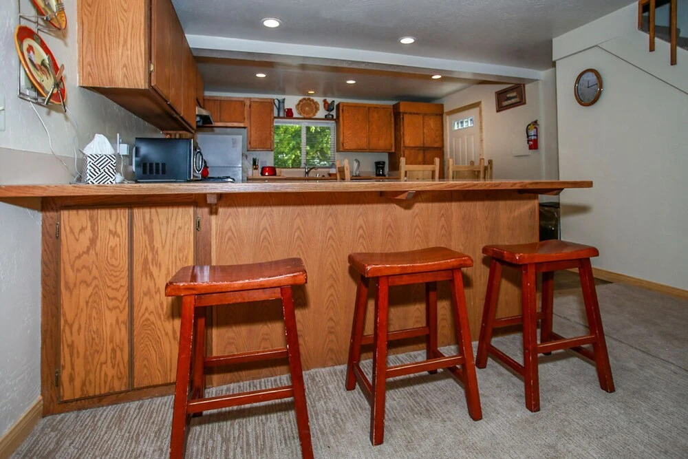 Red Door Cabin 1495 by RedAwning