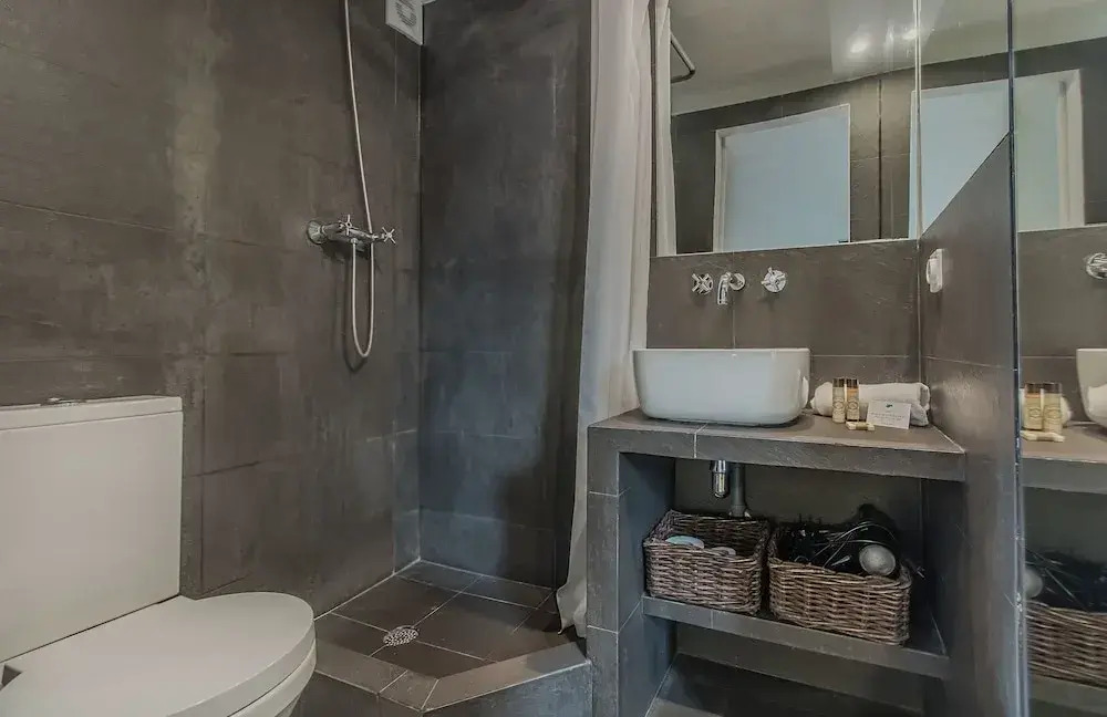 Old Town Chiado Balcony Aircon by LD Apartments