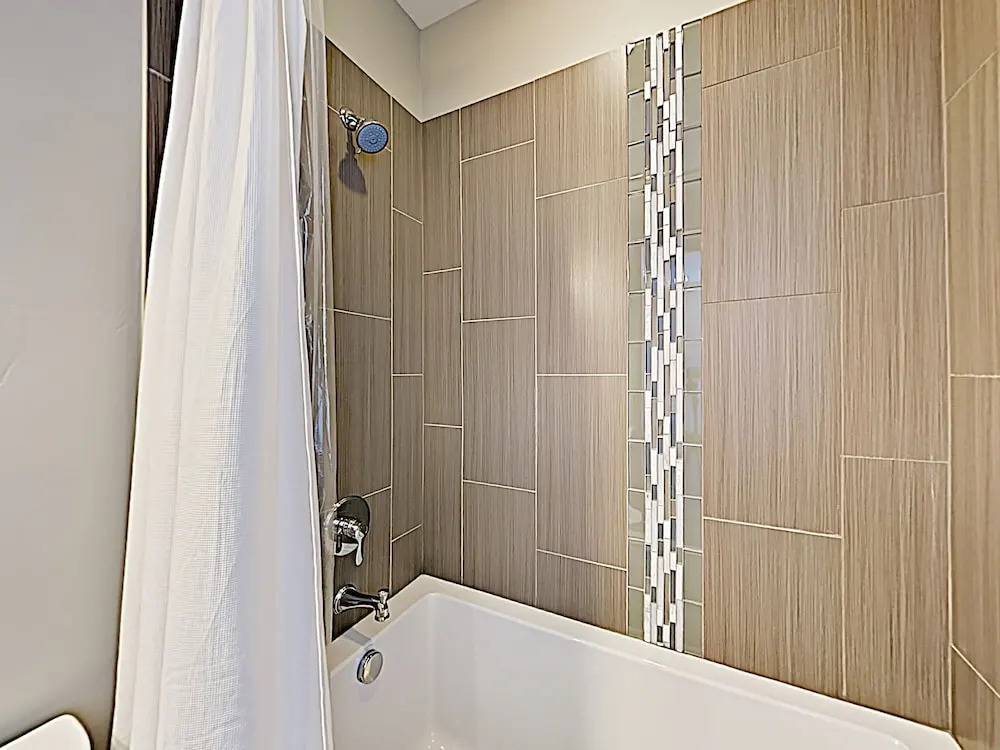 New Listing! Chic Townhome W/ Hot Tub, Near Skiing 3 Bedroom Townhouse