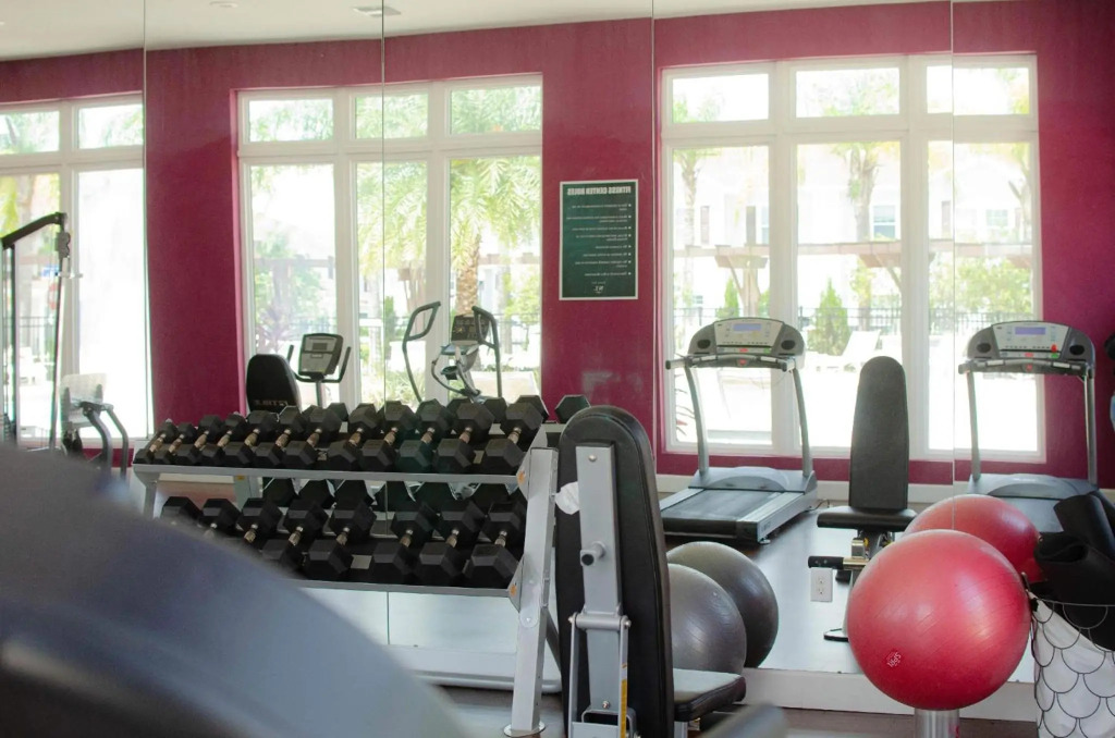 New townhouse in great luxurious community poolgym Close to Disney