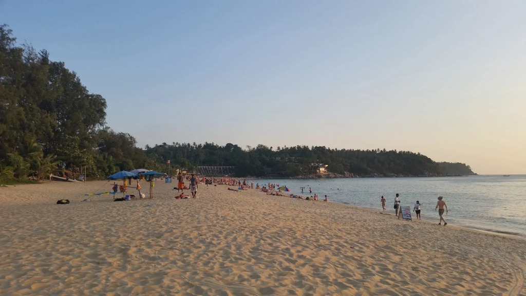 Enjoys Beach House Karon