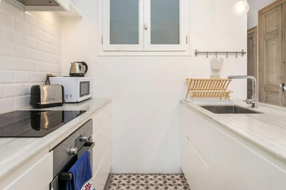 Spacious and luminous flat with balcony