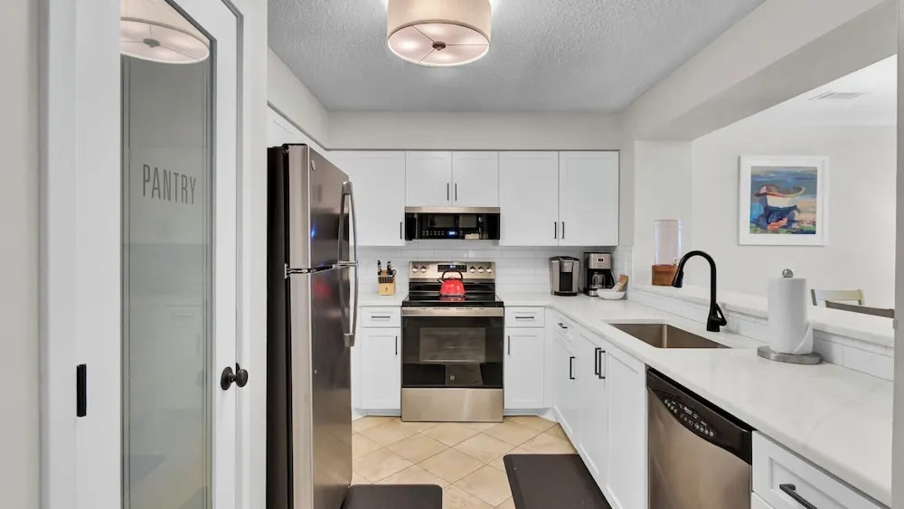 Newly Renovated Beachfront Condo Pool & Balcony 108 Summerhouse by Avantstay