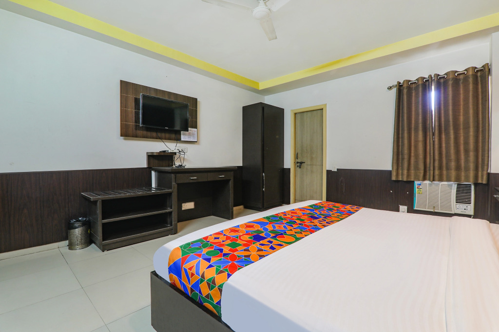 FabHotel MJ International