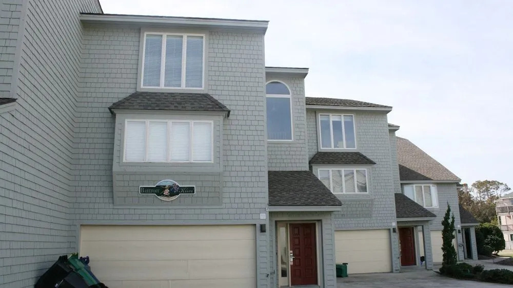 Barefoot Kiwi - 4 Br home by RedAwning