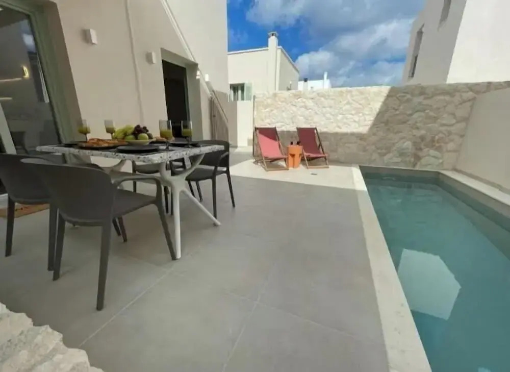Sugarwhite Suites