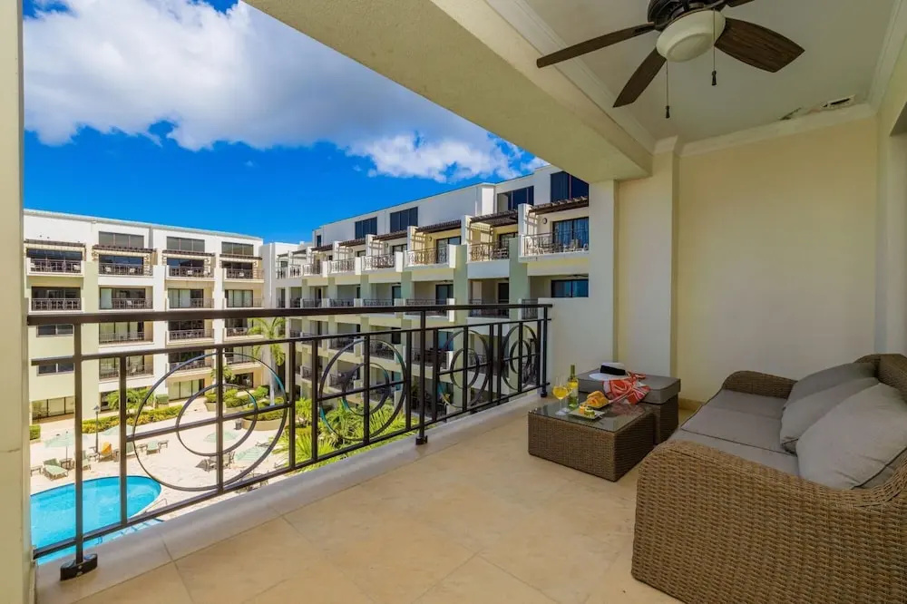 One Bedroom w Amazing Views GYM Resort Amenities
