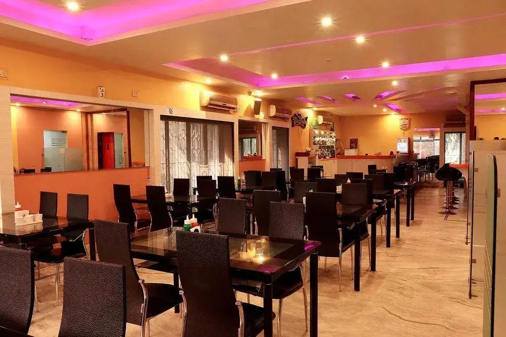 Rossa Hospitality IB 157