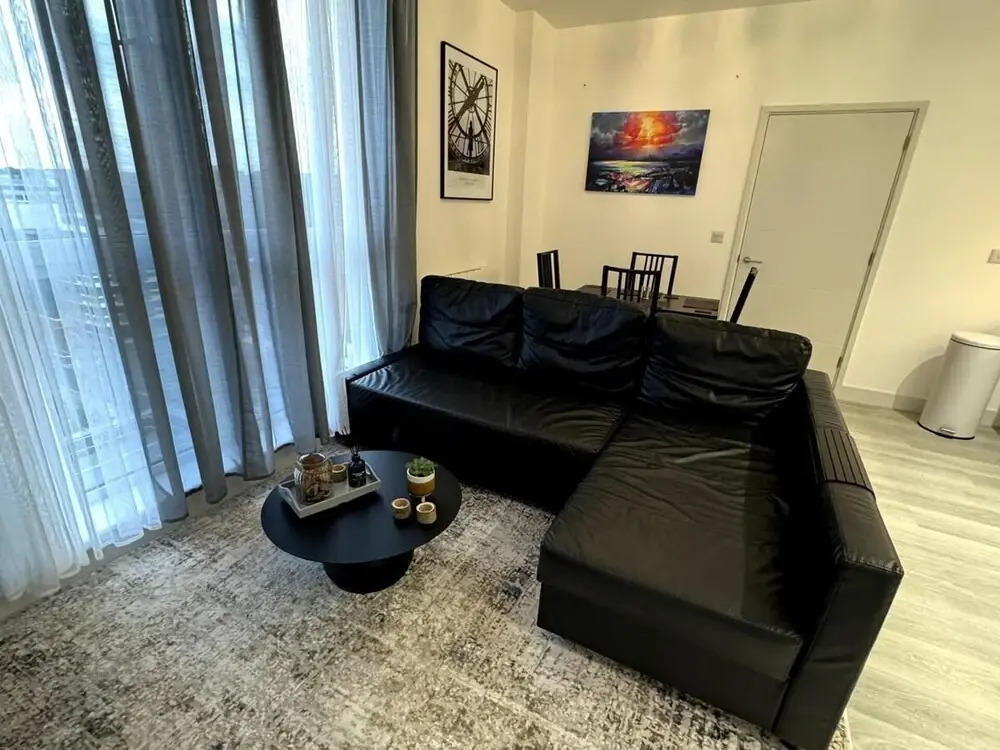 Cozy Bracknell Apartment With Modern Amenities