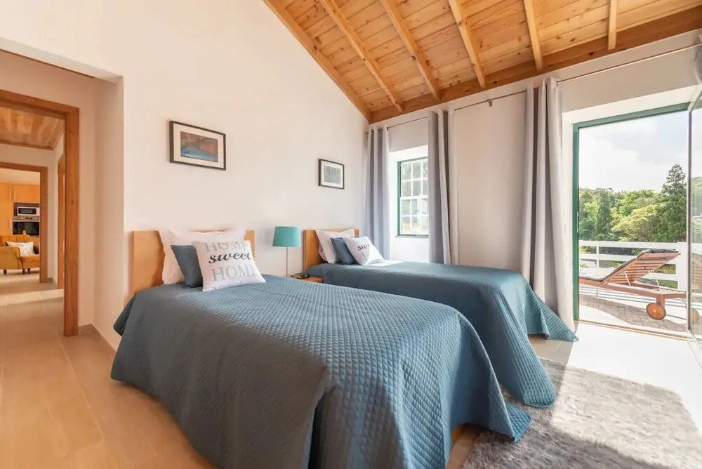 Villa Traditional, Pico by Izibookings