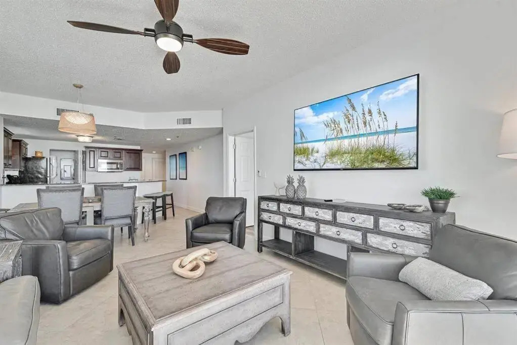 Bristol 610 - Spacious Corner Unit w/ Large Balcony & Gorgeous Beach View!