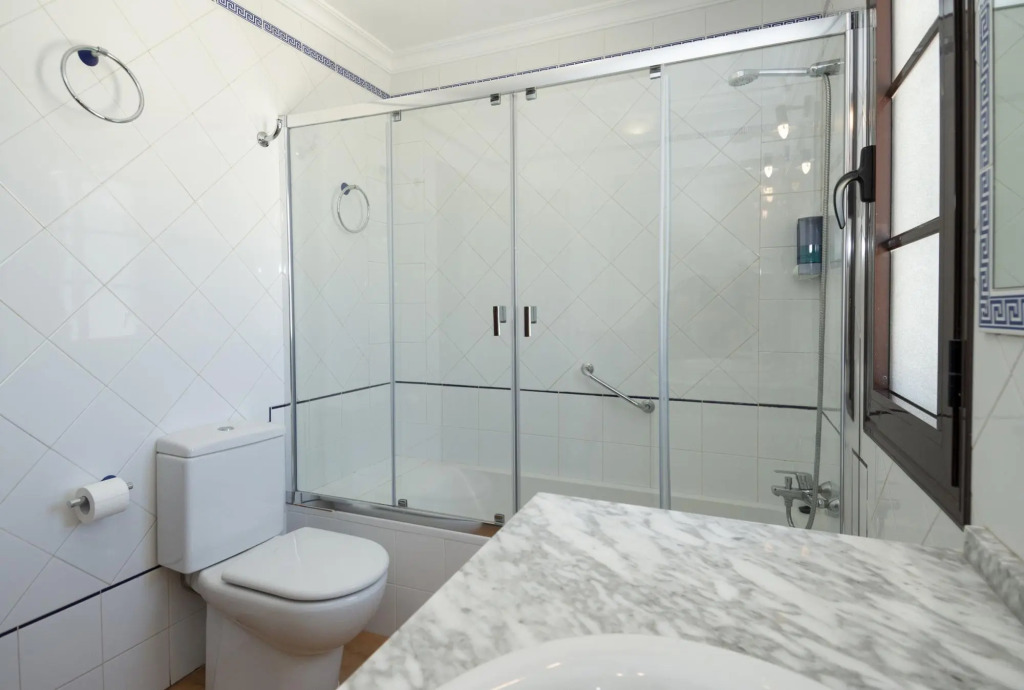 Villa Bellamar Large Heated Private Pool Walk to Beach Wifi Car Not Required - 3093