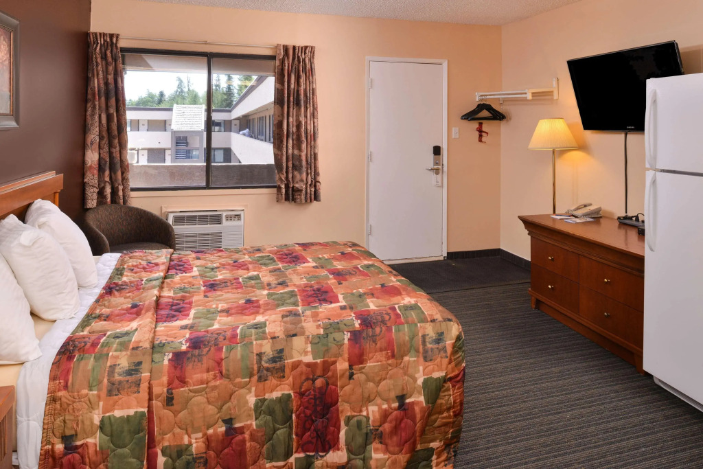 Canadas Best Value Inn Whitecourt