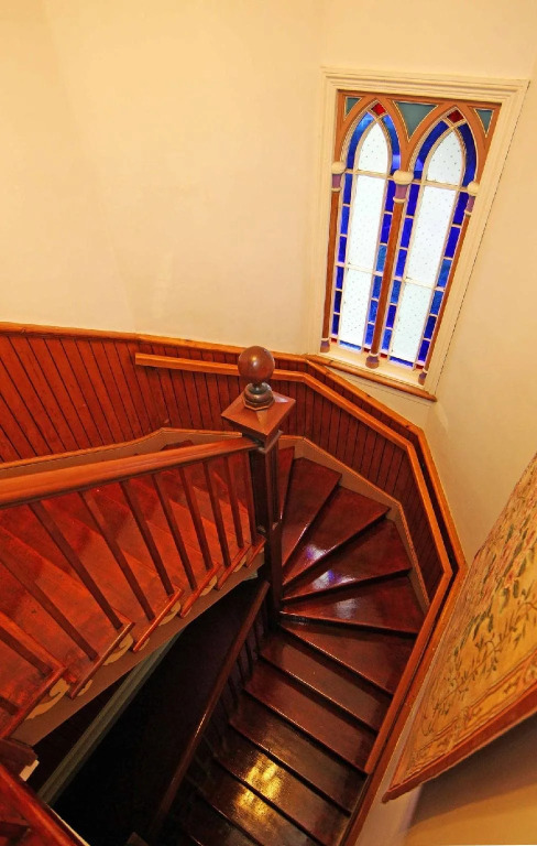 Hulmes Court Bed And Breakfast