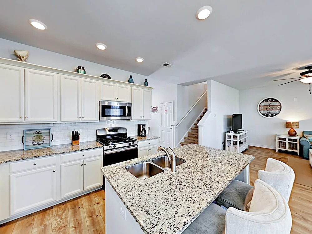 Cloisters - 4 Br Home