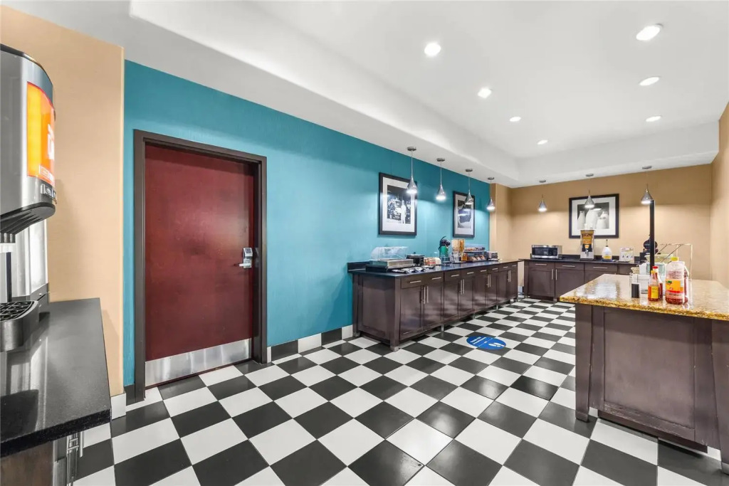 Quality Inn & Suites Pearsall