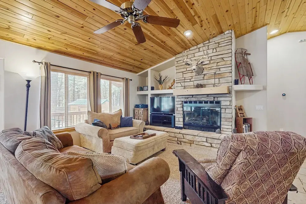 Fire Pit + Yard: Woodsy Retreat Near Woodland Lake