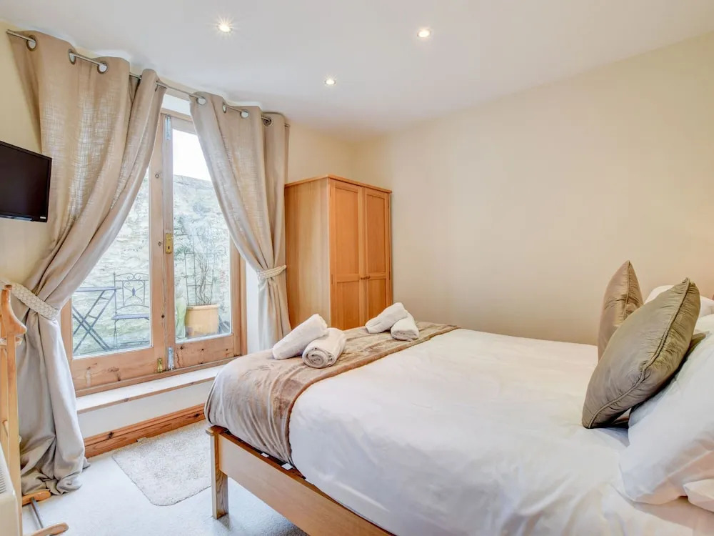 Beautiful Apartment in Dartmouth With a Courtyard