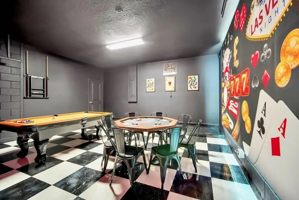 Incredible 10br Home With Pool and Games Room