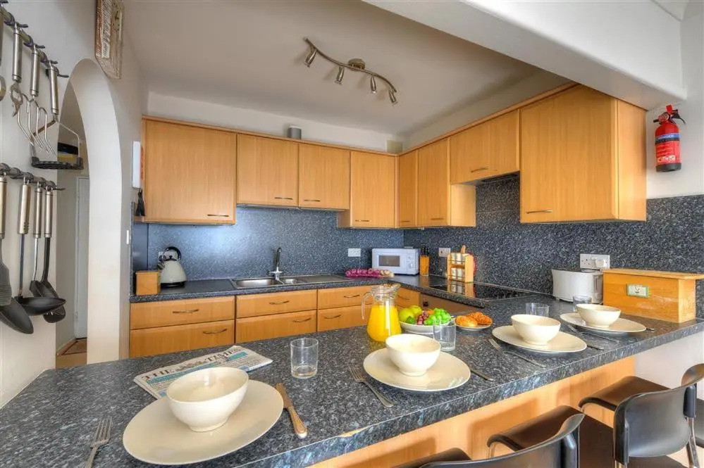 9 Bay View Court