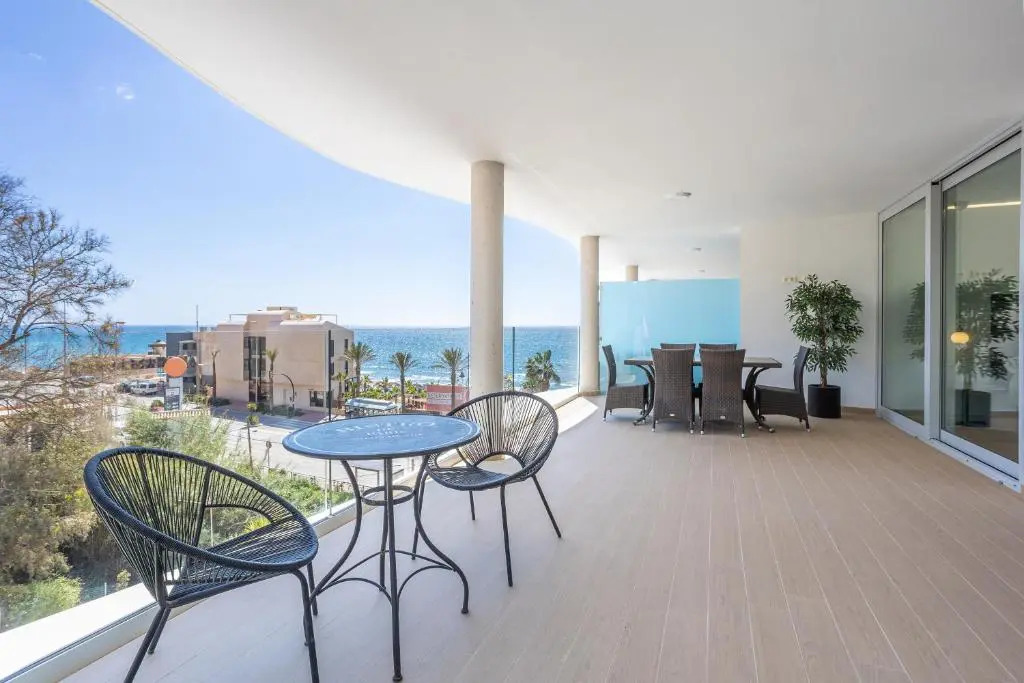 Ensuite The Wave II with Pool and free parking